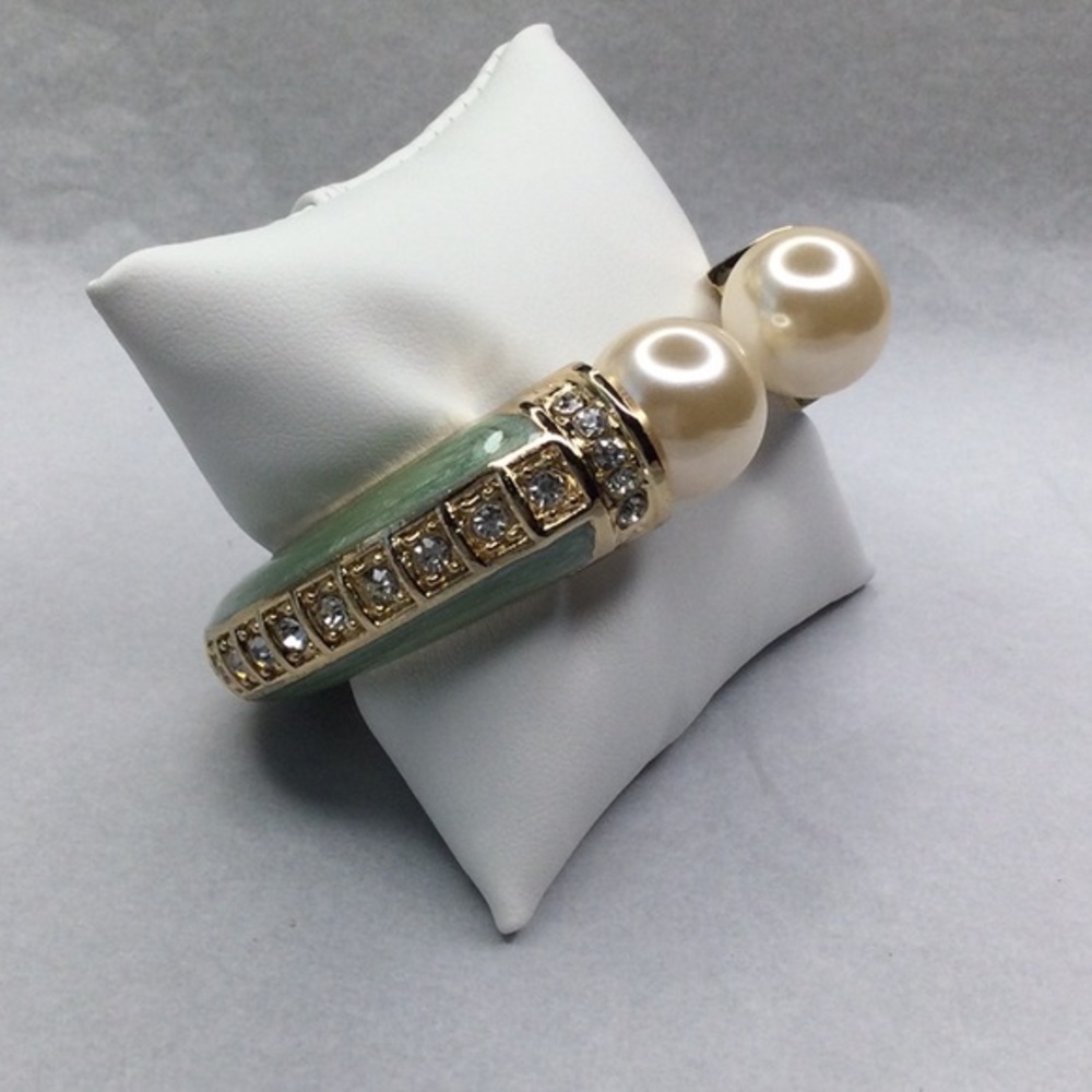 Enameled Large Faux Pearl Bracelet With Clear Stones